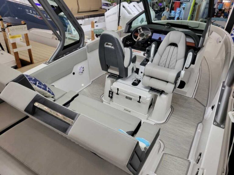 2026 Monterey Elite 25 Stern Drive US-RGFEE104J526 [photo 3]